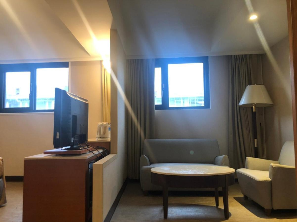 Doitsu Hotel Taipeh Exterior foto